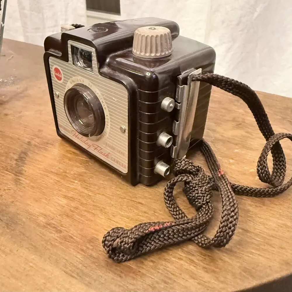 Vtg Kodak Brownie Holiday Flash Camera MCM Bakelite Camera 50s Photography Decor